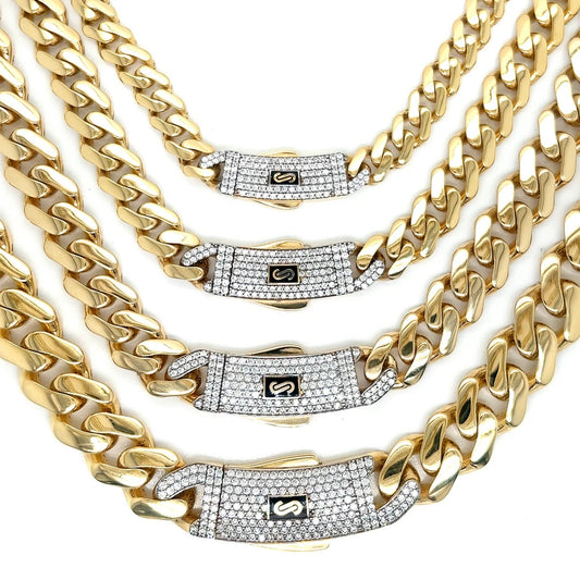 Original Monaco chain in polished 14k yellow gold, diamond-cut square links with high shine on white background